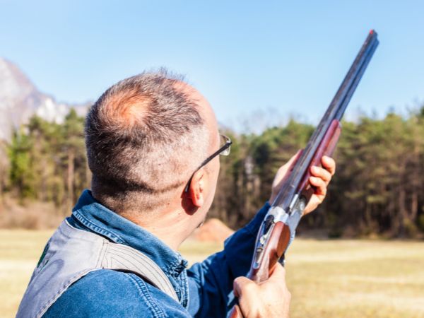 Jak strzelać ze strzelby: wskazówki dla początkujących